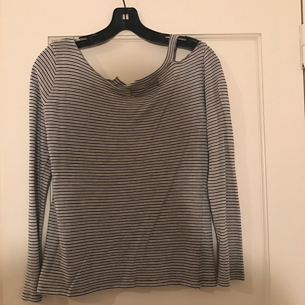 Calvin Rucker Striped Top - Picture 3 of 4